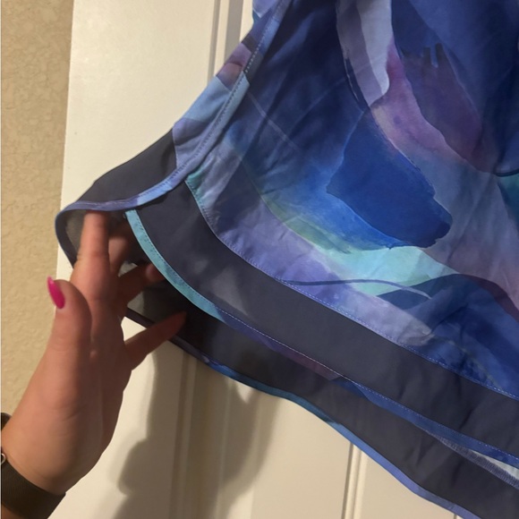 Athleta Printed Mesh Racer Run Shorts 4” - Picture 3 of 9